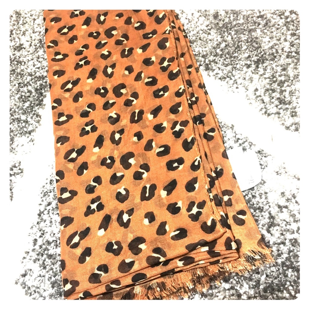 Thirty-one scarf